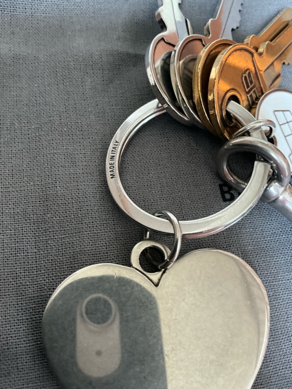 BEAUTIFUL BALENCIAGA HEART CAT EMBELLISHED KEYCHAIN KEYRING BAG CHARM - Picture 8 of 16